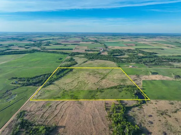 000 S Broadacres Rd, Pretty Prairie, KS 67570