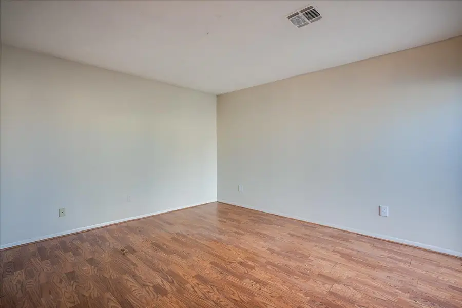 504 S Paula Ave, Wichita, KS 67209 - #3