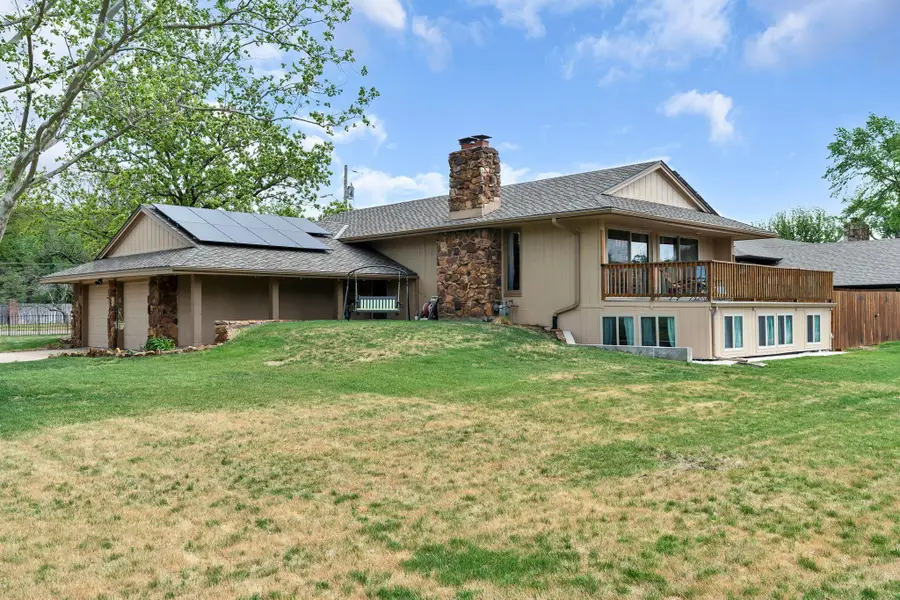 2120 N Hyacinth St, Wichita, KS 67203 - #3