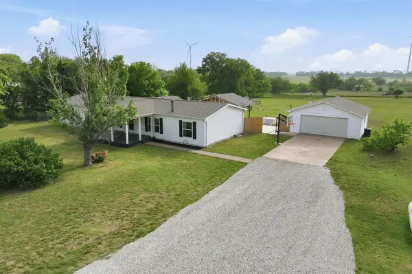 488 N Hydraulic, Belle Plaine, KS 67013