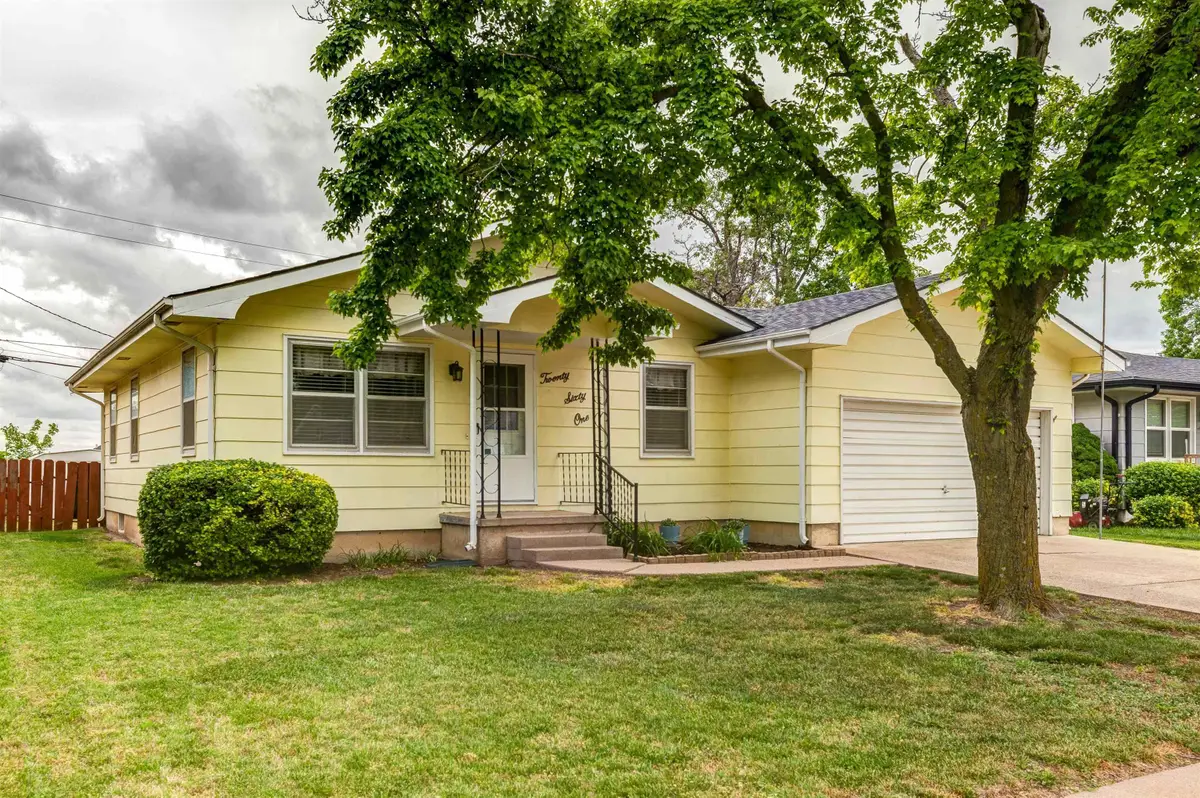 2061 Mission Rd, Salina, KS 67401 - #1