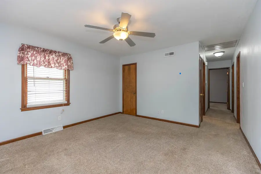 2061 Mission Rd, Salina, KS 67401 - #2