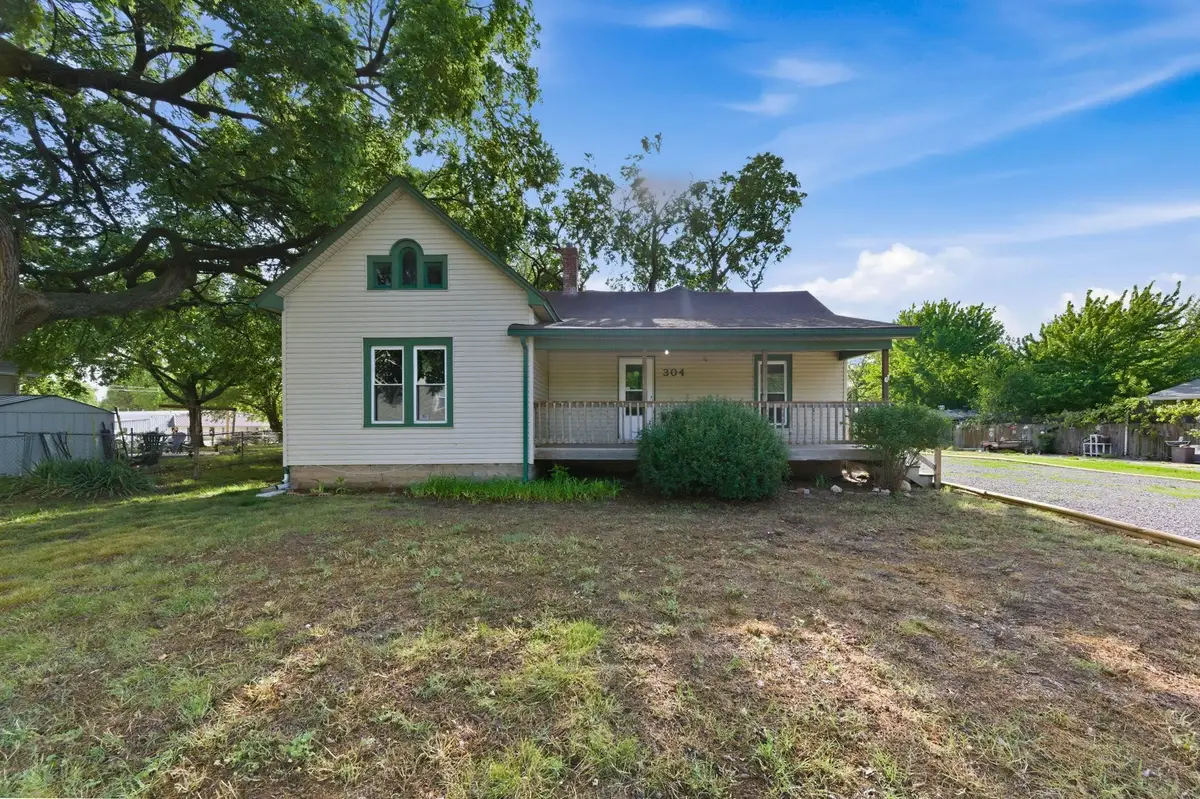 304 S Khedive, Maize, KS 67101 - #1