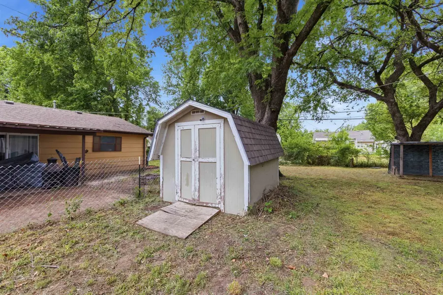 209 S Trout, Haysville, KS 67060 - #3