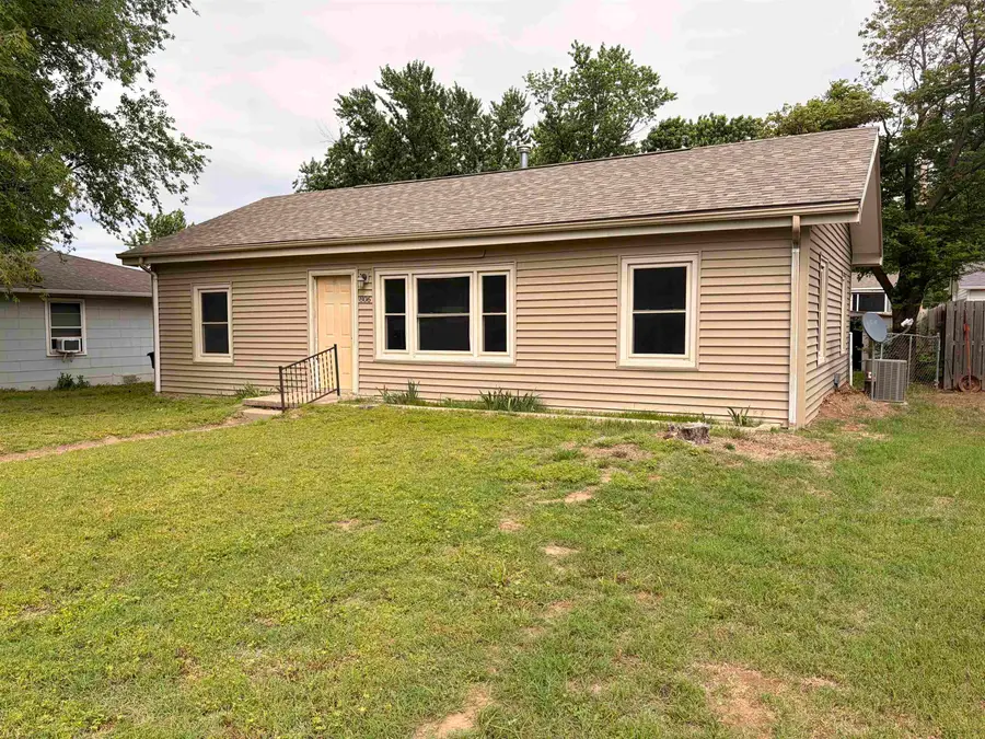 806 N 10th, Arkansas City, KS 67005 - #2