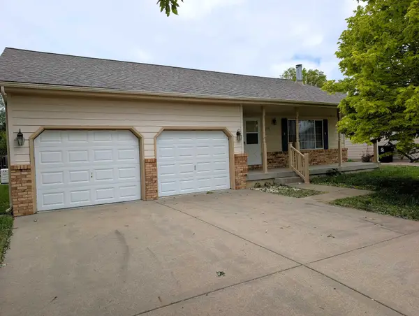 1259 Eastgate Ct, Salina, KS 67401