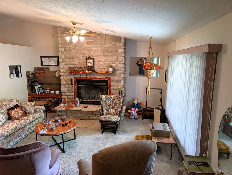 1259 Eastgate Ct, Salina, KS 67401 - #2