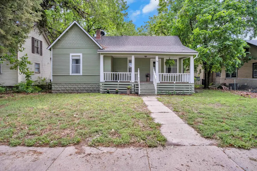 119 E 14th St, Newton, KS 67114 - #2