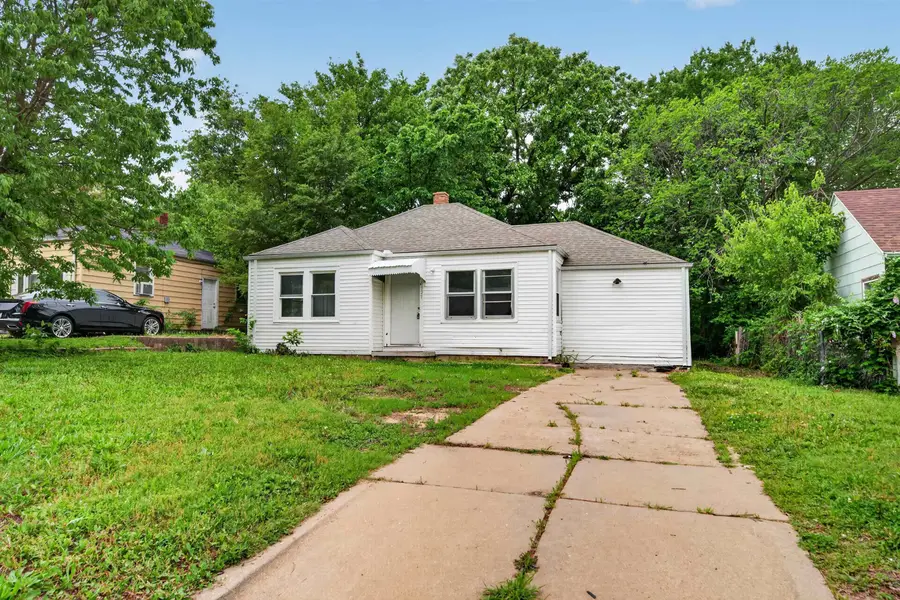1521 N Volutsia, Wichita, KS 67214 - #2