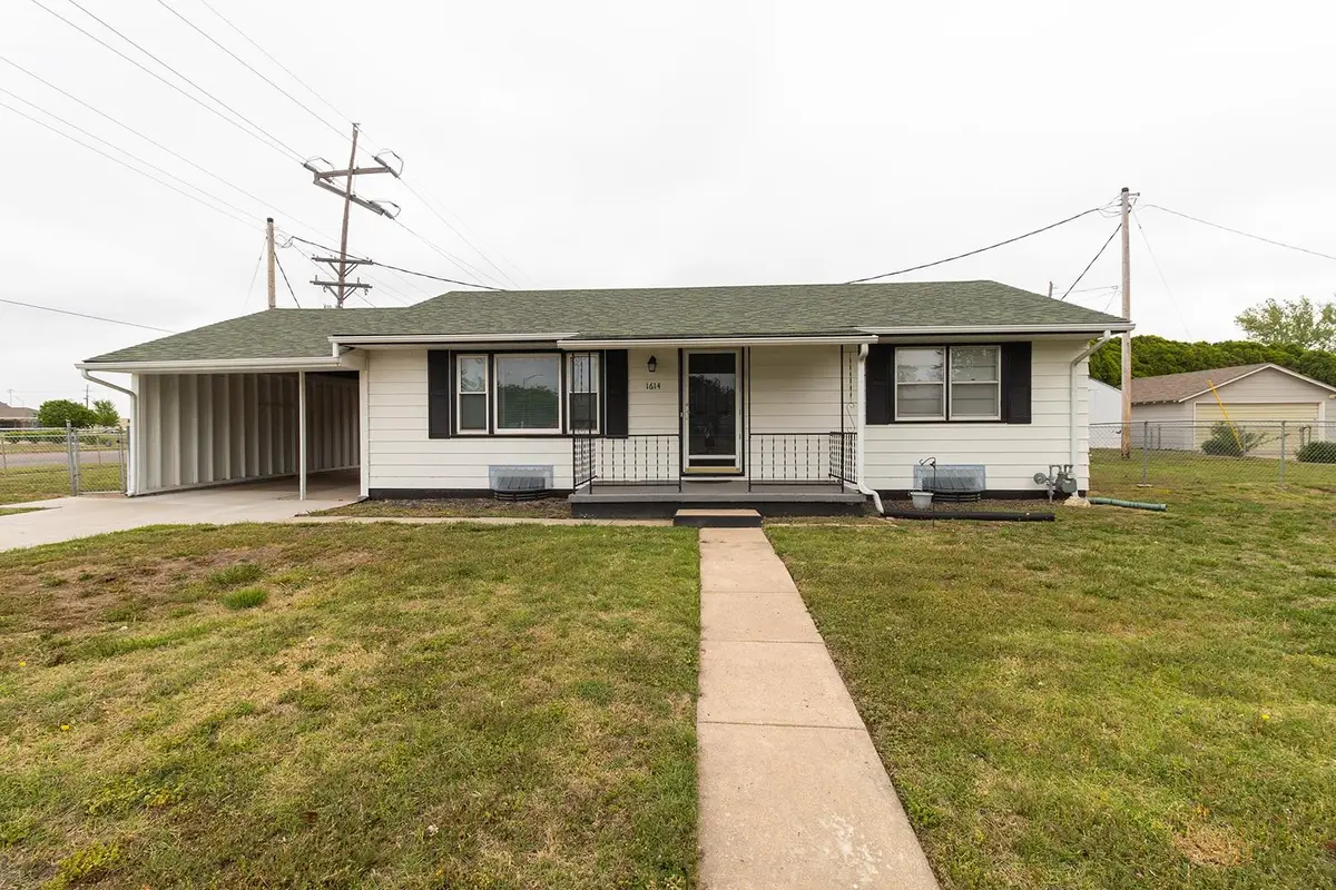 1614 Pleasant, Hutchinson, KS 67501 - #1