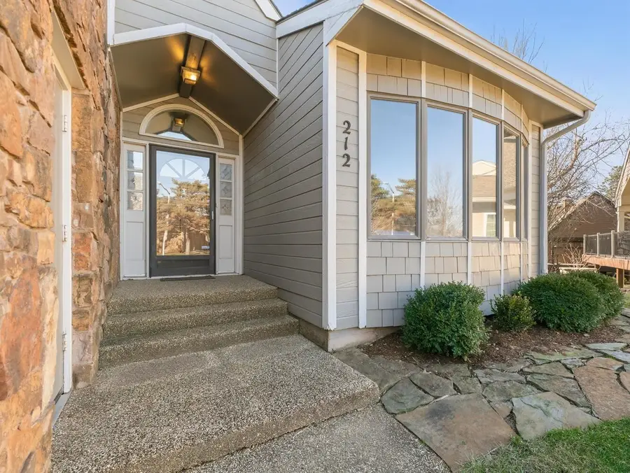909 N Maize Rd, Wichita, KS 67212 - #2