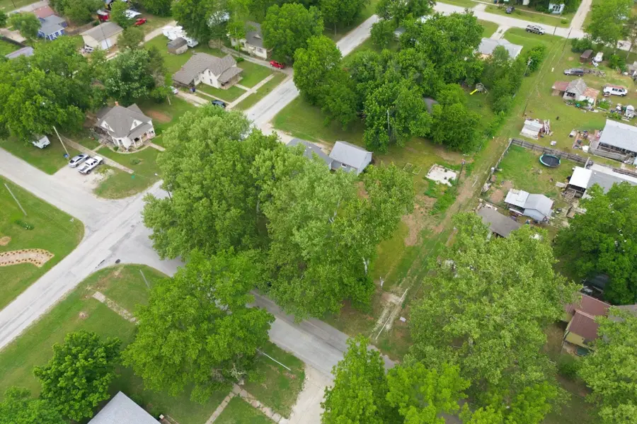 420 W 5th, Belle Plaine, KS 67013 - #3