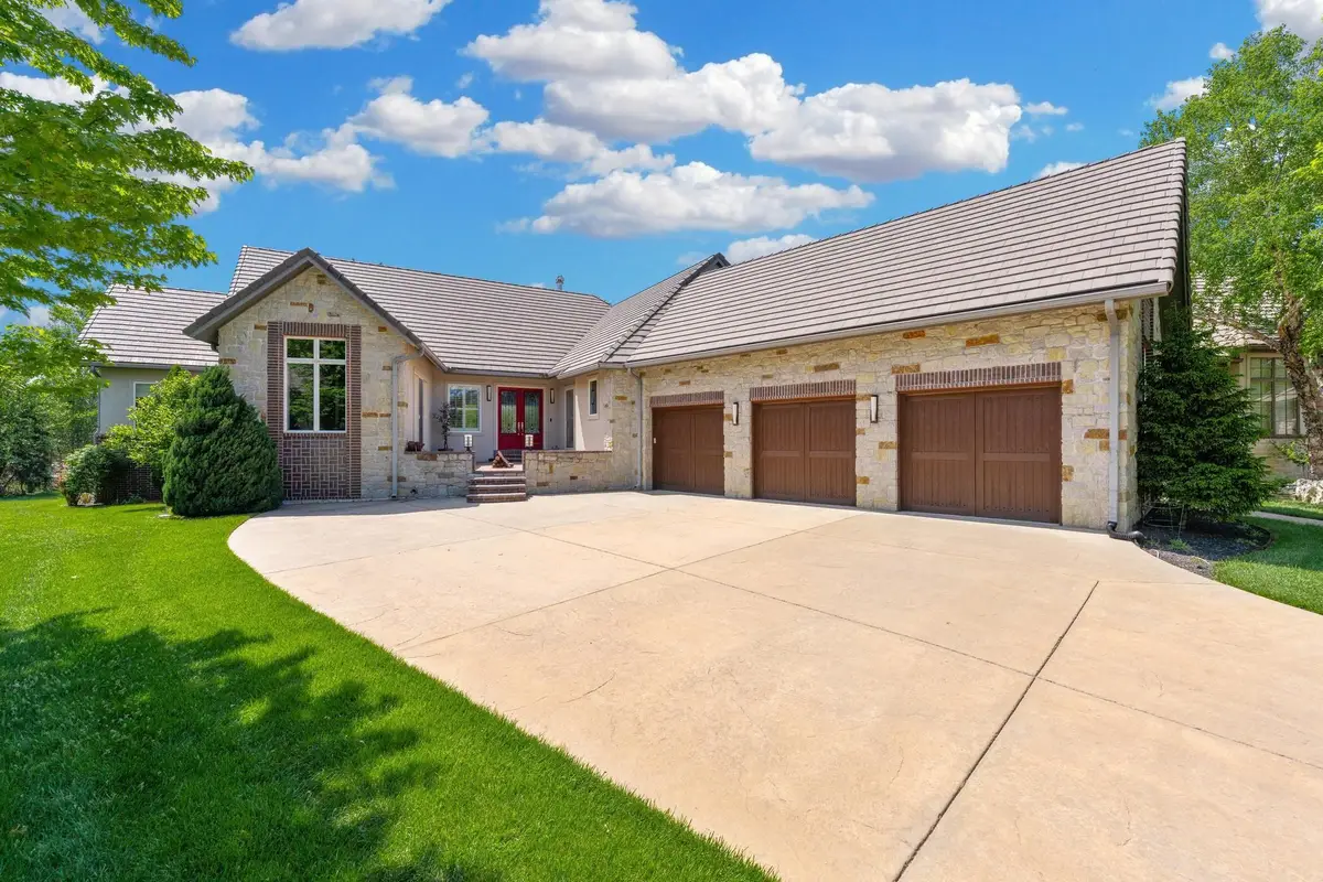 10817 E Glengate Cir, Wichita, KS 67206 - #1