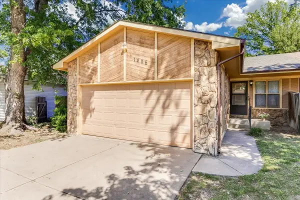 1406 N Smith Cir, Wichita, KS 67212-5501