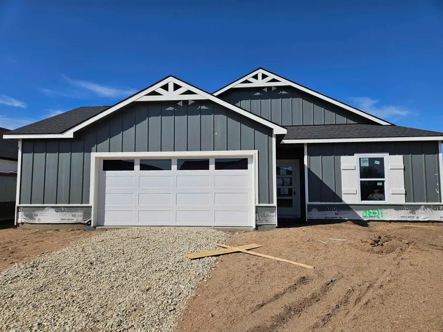 948 N Forestview Ct, Wichita, KS 67235 - #2