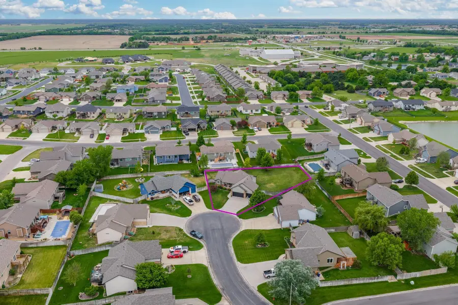 1222 N Oak Ridge Ct, Goddard, KS 67052 - #2