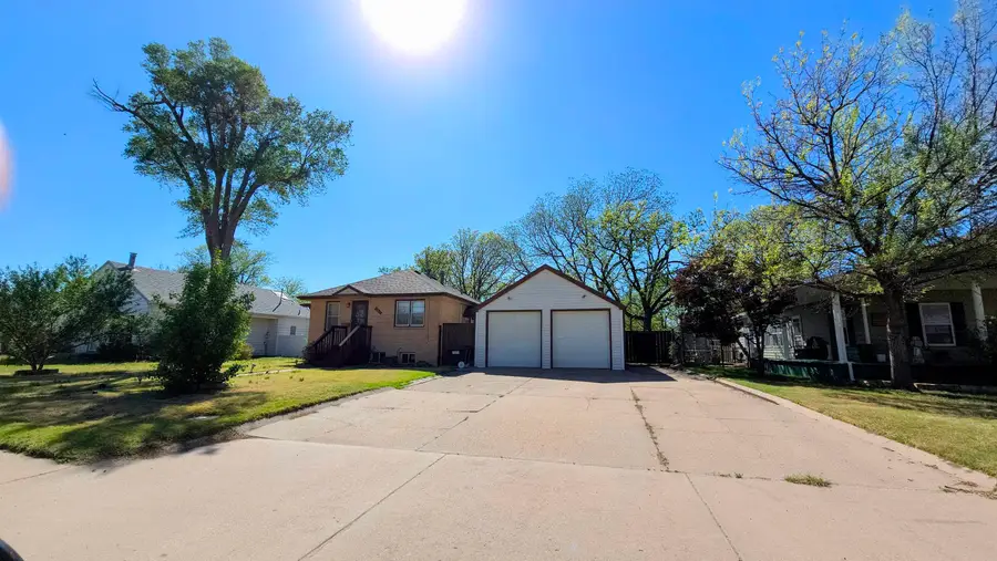 2201 Harrison Street, Great Bend, KS 67530 - #2