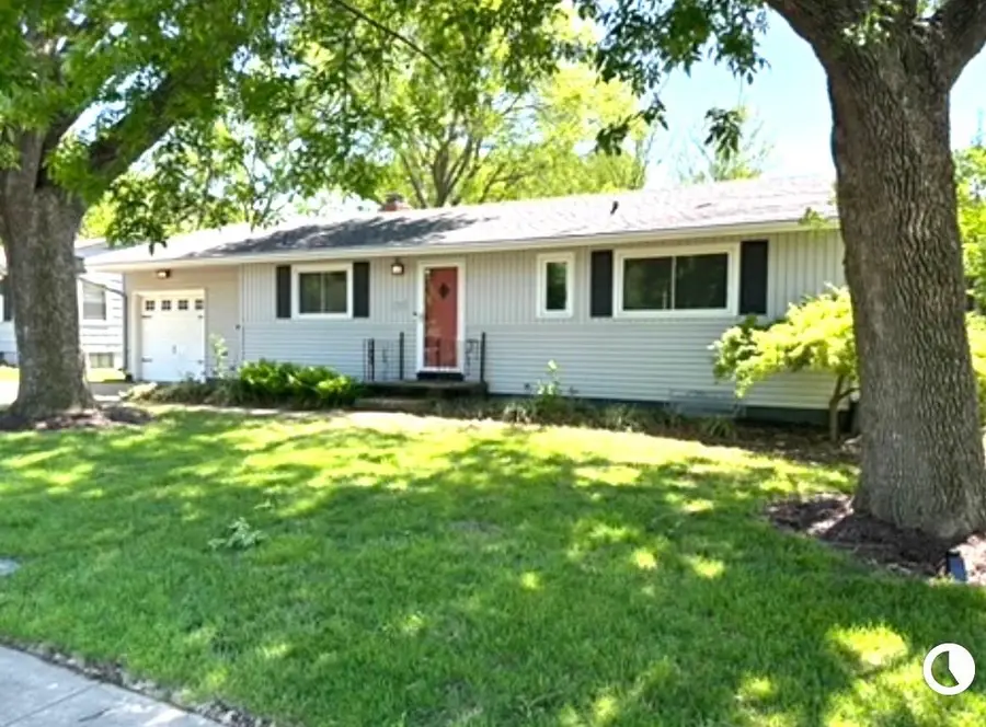 7515 W 71st St, Overland Park, KS 66204 - #2