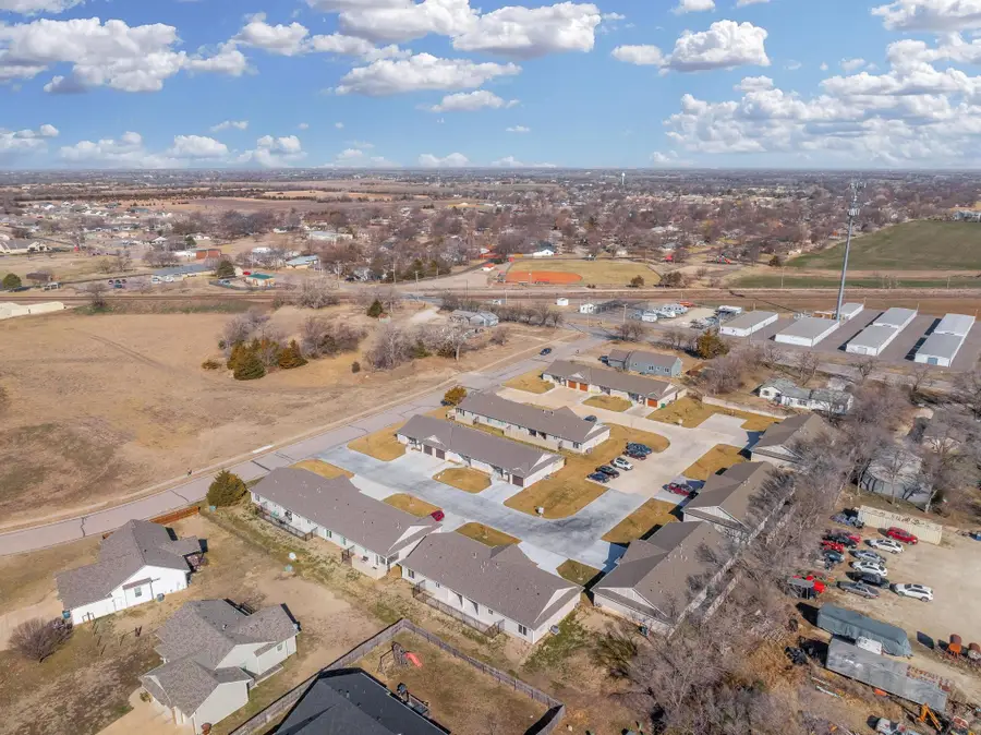 320 N Warren, Rose Hill, KS 67133 - #3