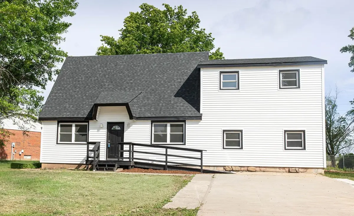 14 Woodland, Augusta, KS 67010 - #1