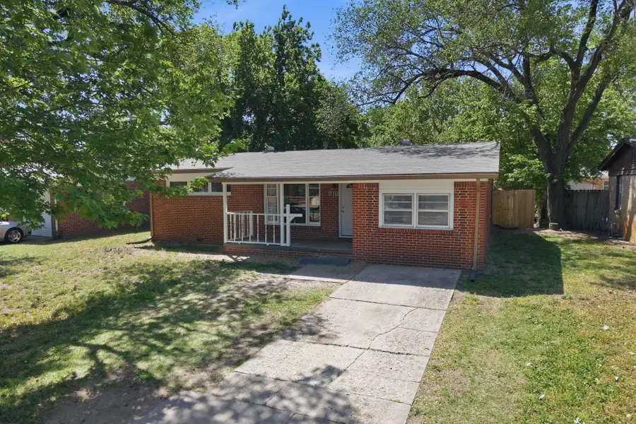 1227 E Alturas St, Wichita, KS 67216 - #2