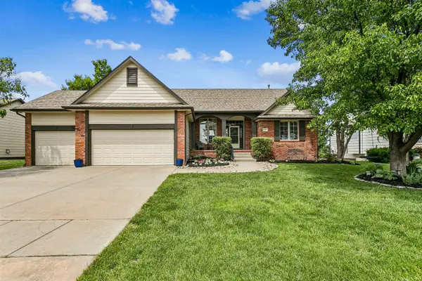 13910 E Pepper Tree St, Wichita, KS 67228