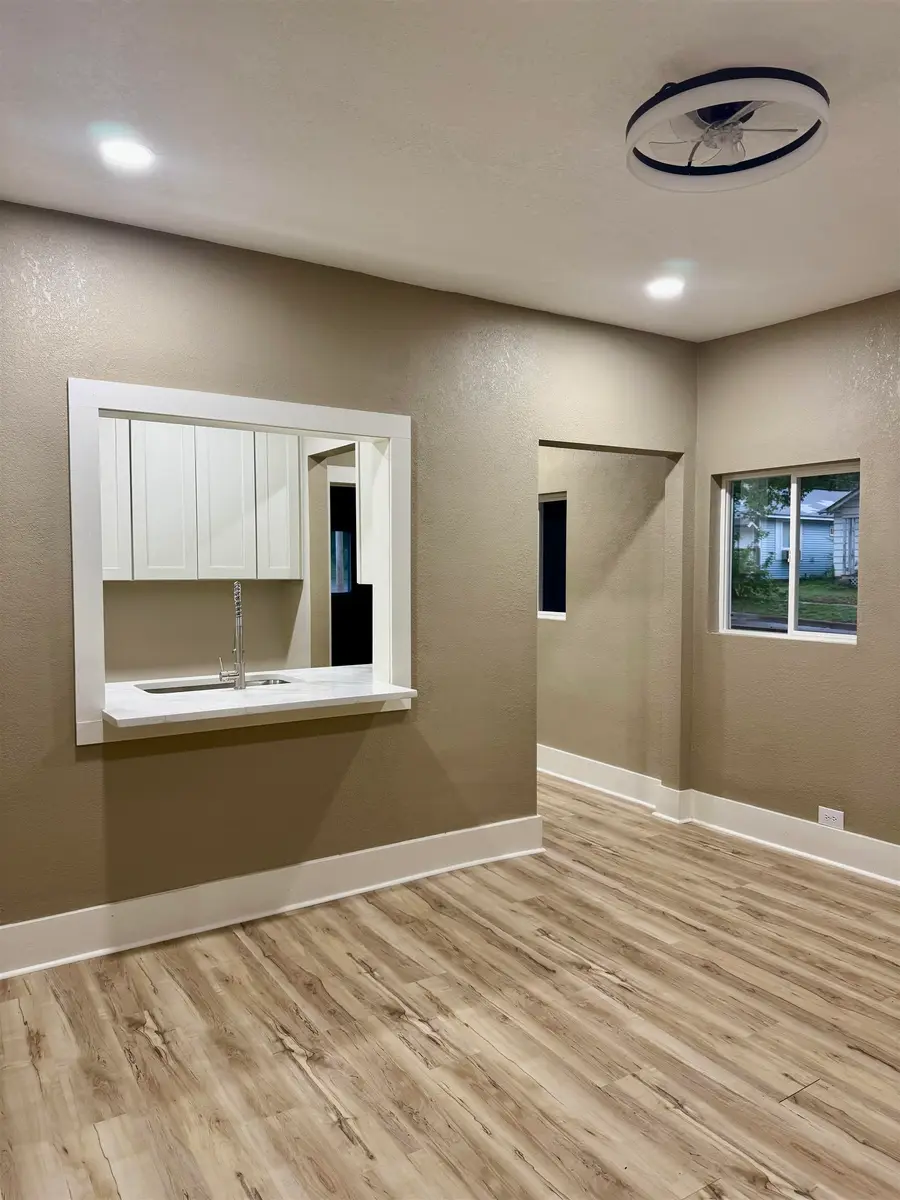 1502 E 2nd, Winfield, KS 67156 - #2