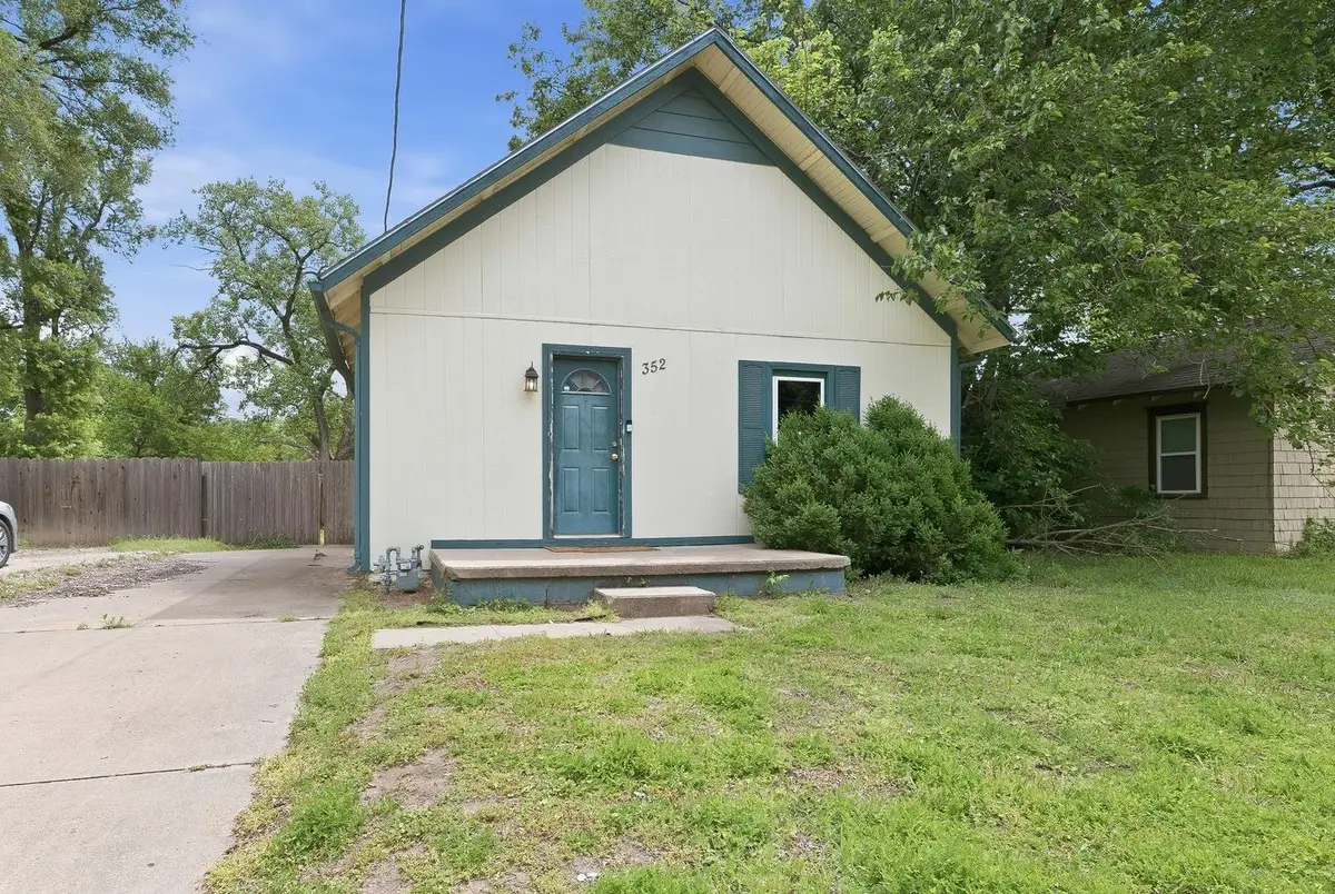 352 S Sheridan, Wichita, KS 67213 - #1