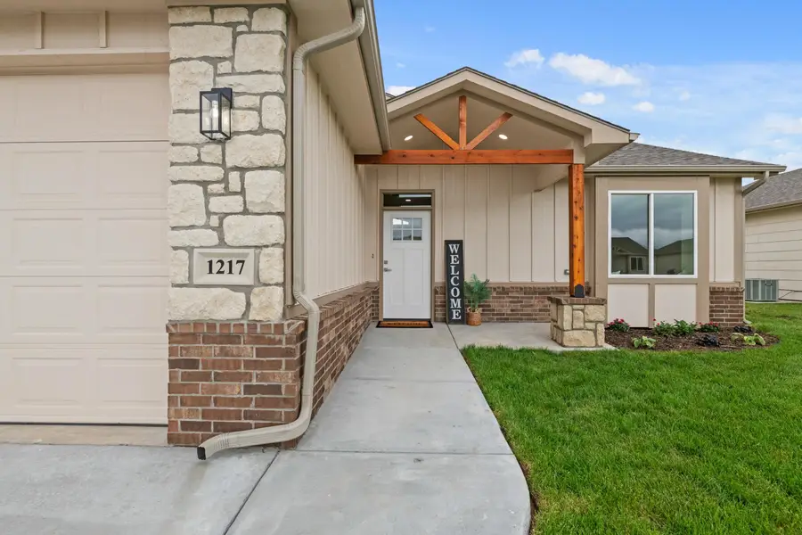 1217 Park Glen Ct, Clearwater, KS 67026 - #3