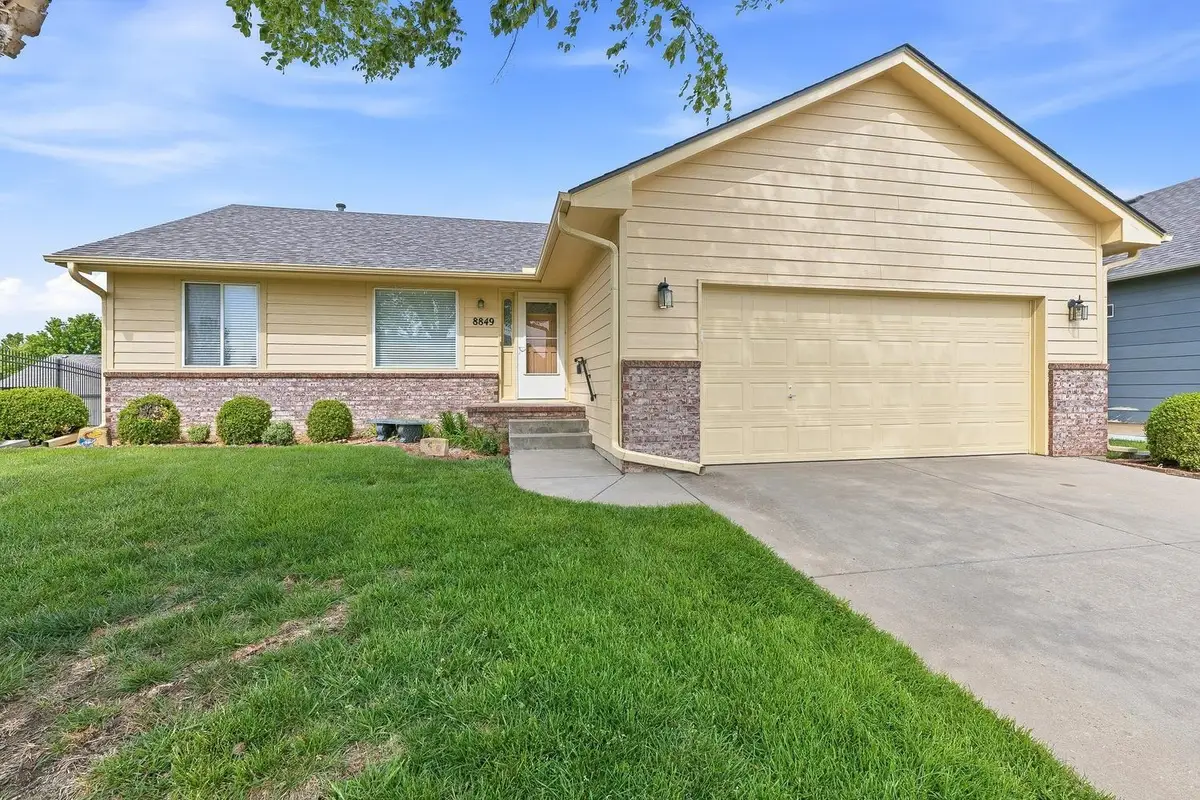 8849 N Hidden Ln, Park City, KS 67147 - #1