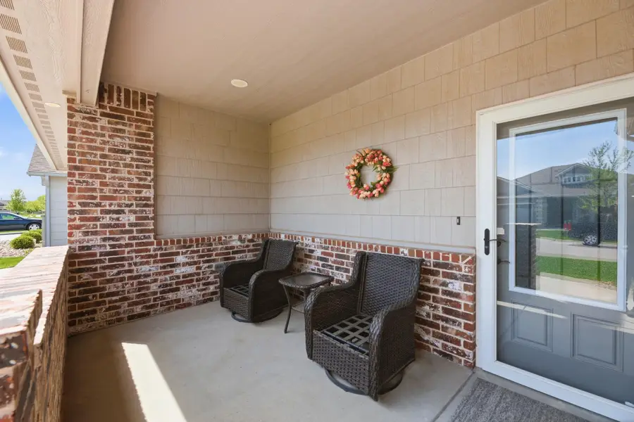 3617 N Siena Lakes Cir, Wichita, KS 67205 - #2