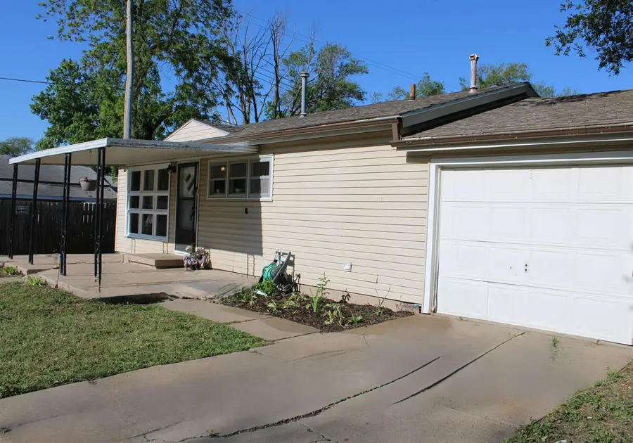 634 Steahlin, Salina, KS 67401 - #2