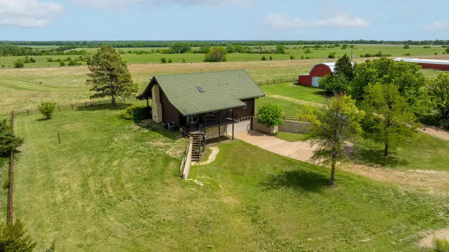 9615 S Rock Rd, Valley Center, KS 67147 - #2