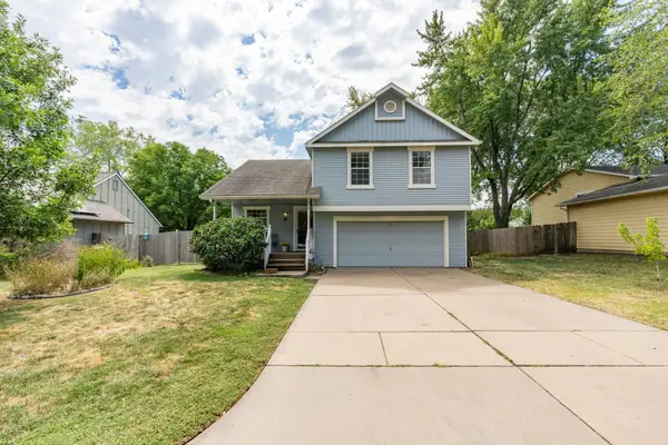 919 W Cedarwood Ct, Andover, KS 67002