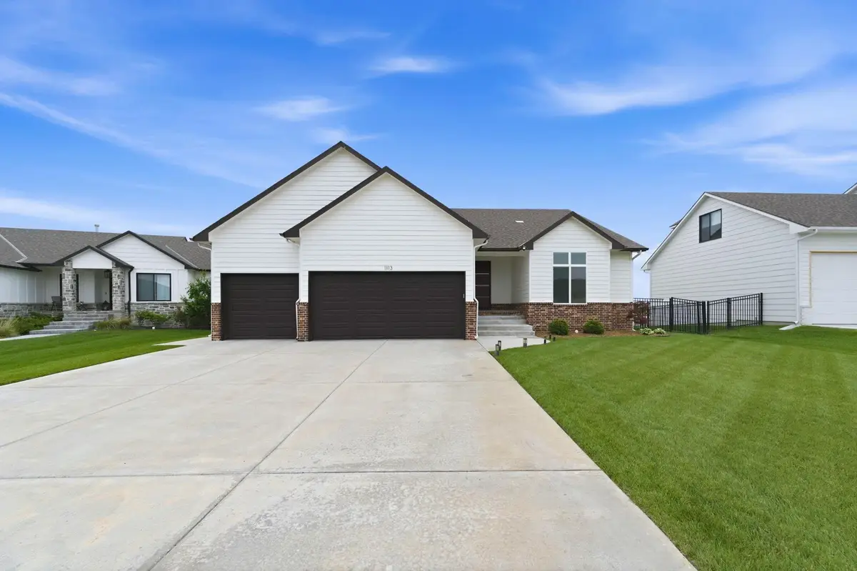 1113 W Lakeway Ct, Andover, KS 67002 - #1