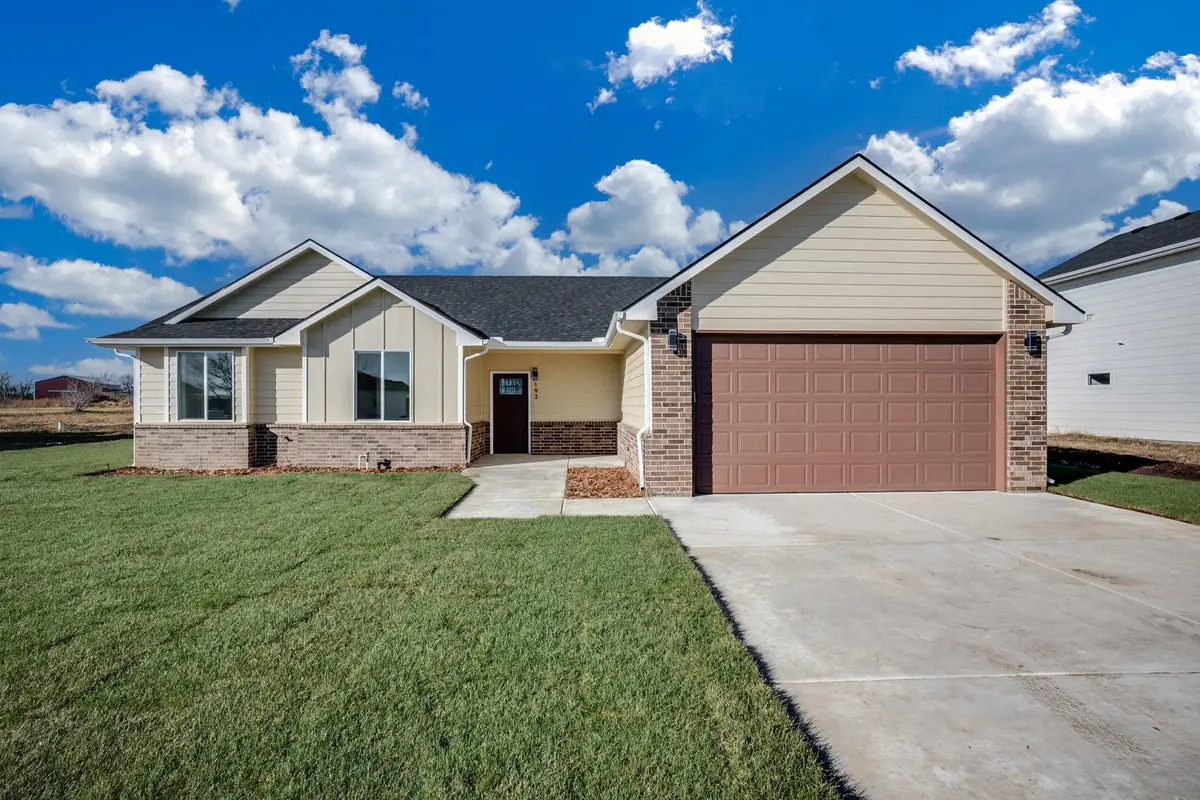 193 S Sycamore Dr, Valley Center, KS 67147 - #1