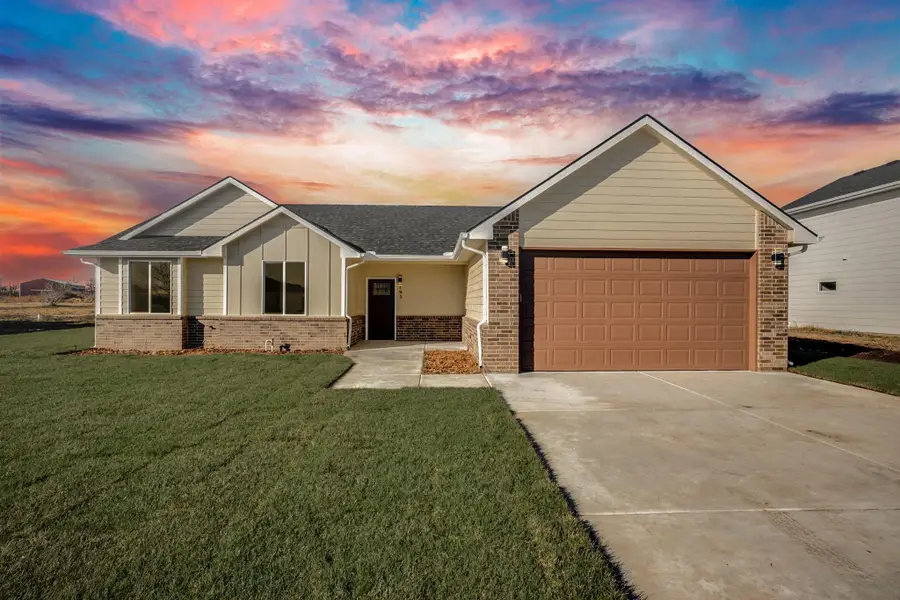 193 S Sycamore Dr, Valley Center, KS 67147 - #2