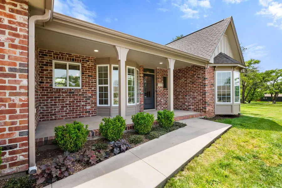 1721 E Beaumont St, Park City, KS 67219 - #2