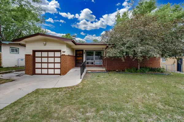 112 W Lincoln, Derby, KS 67037