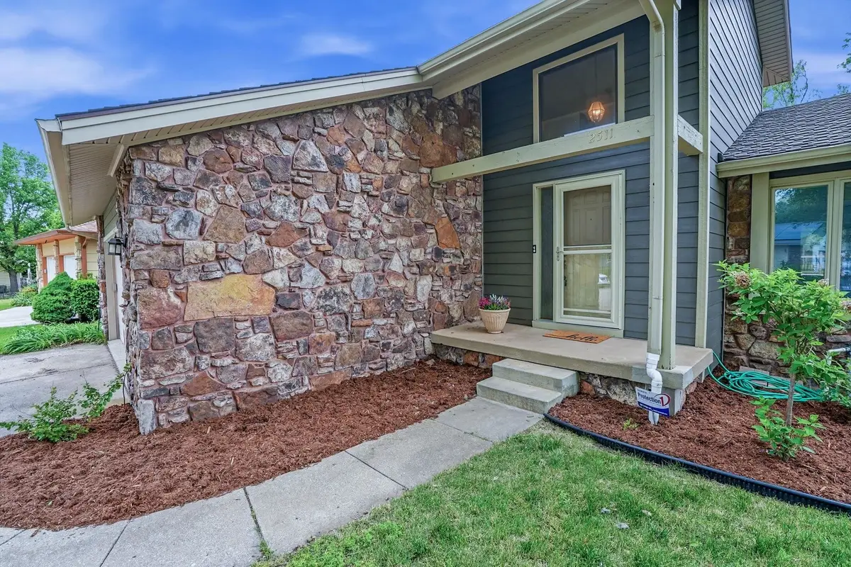 2511 Glacier Dr, Wichita, KS 67215 - #1