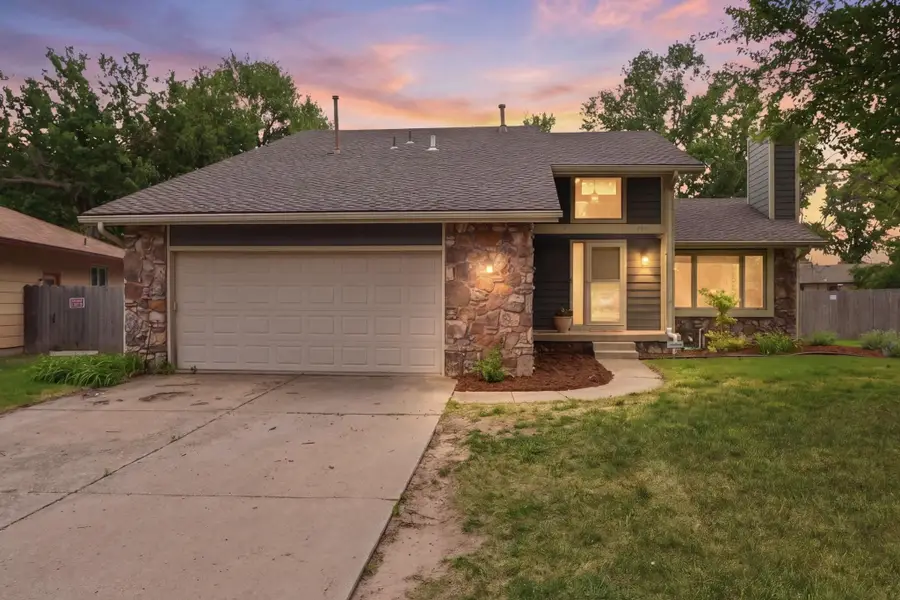 2511 Glacier Dr, Wichita, KS 67215 - #2