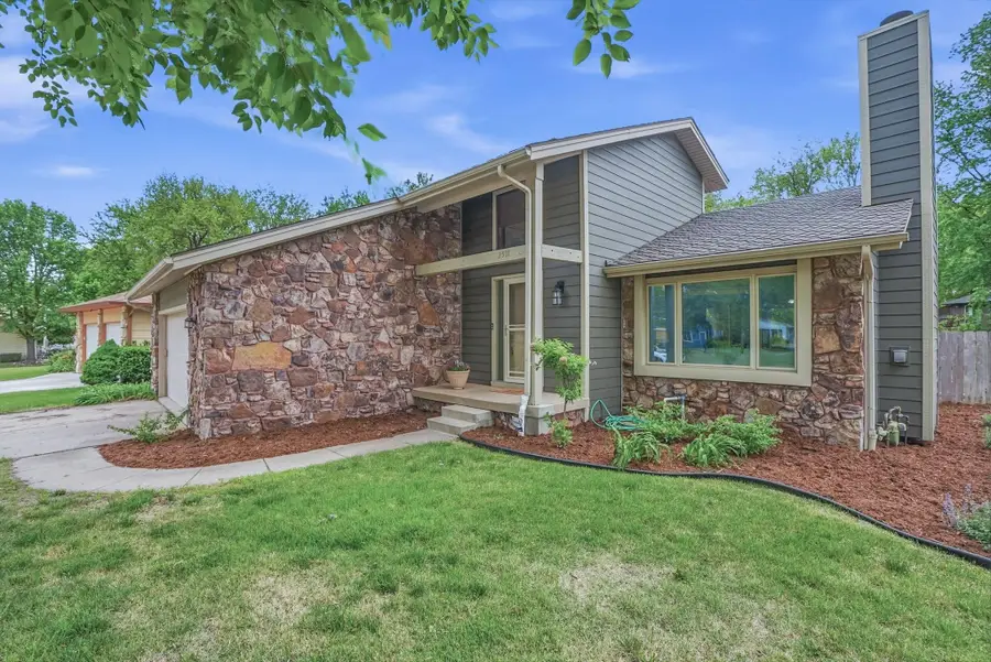 2511 Glacier Dr, Wichita, KS 67215 - #3