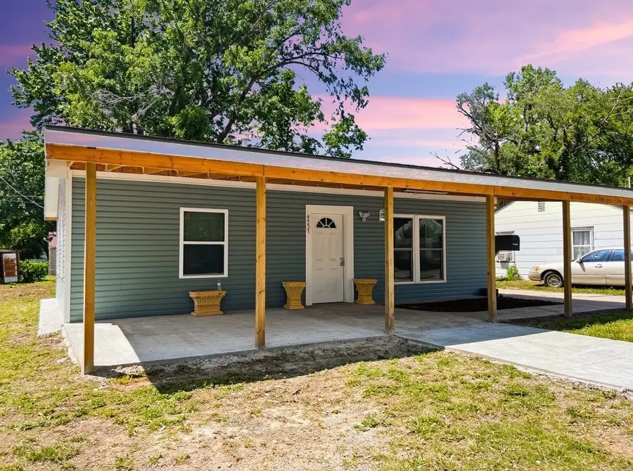 4557 S Hemlock Ave, Wichita, KS 67216 - #2