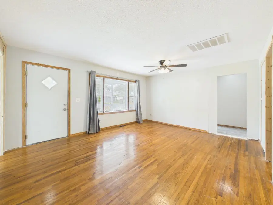 1642 S Sedgwick St, Wichita, KS 67213 - #3