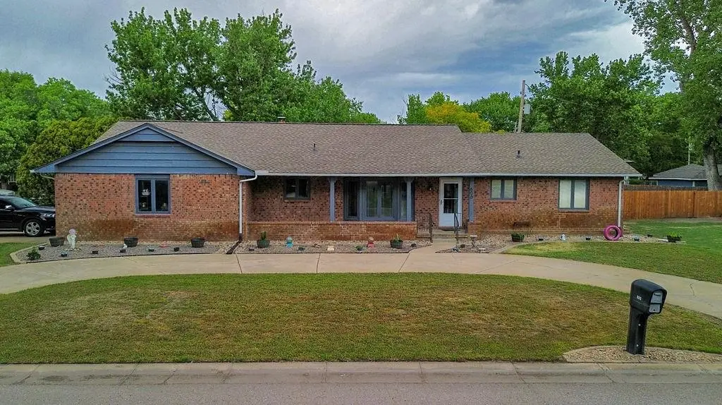 600 E Allen St, Valley Center, KS 67147 - #1