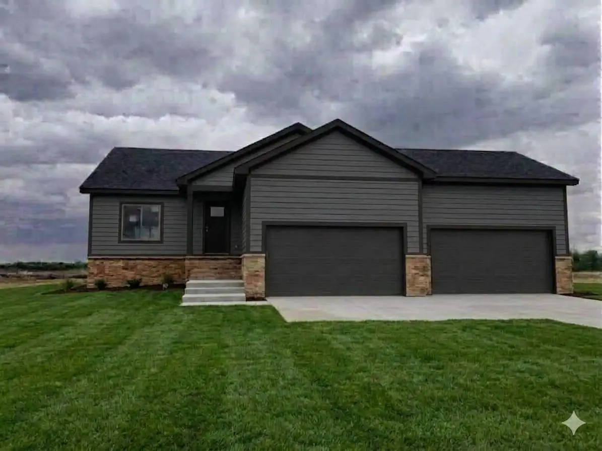 1620 E Midway Ct, Valley Center, KS 67147 - #1