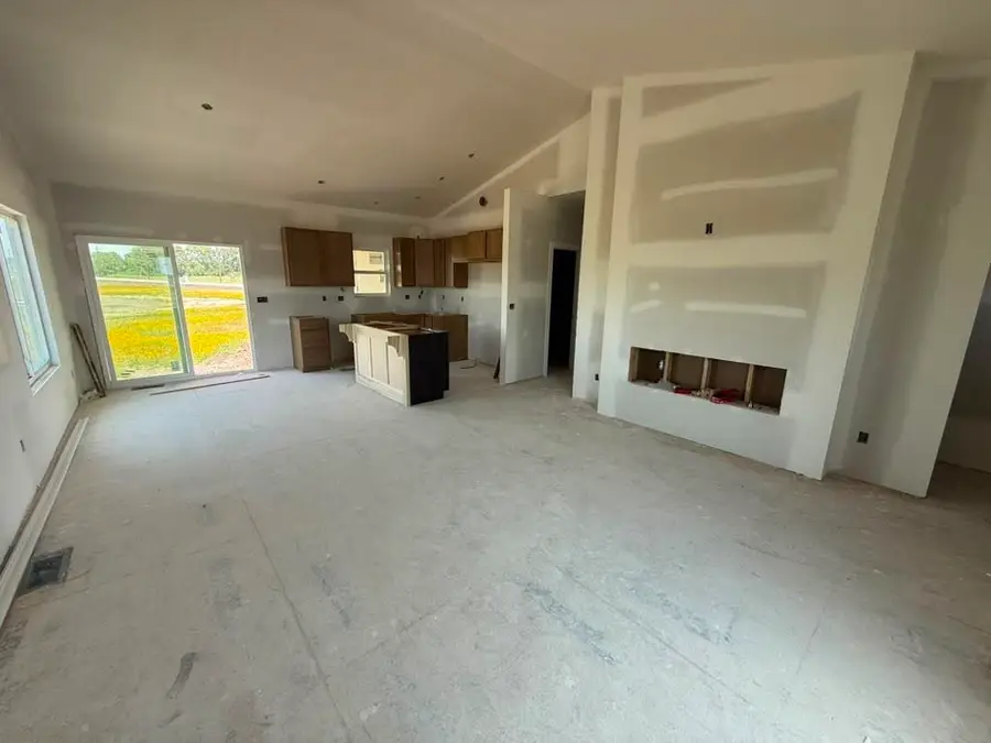 1620 E Midway Ct, Valley Center, KS 67147 - #2