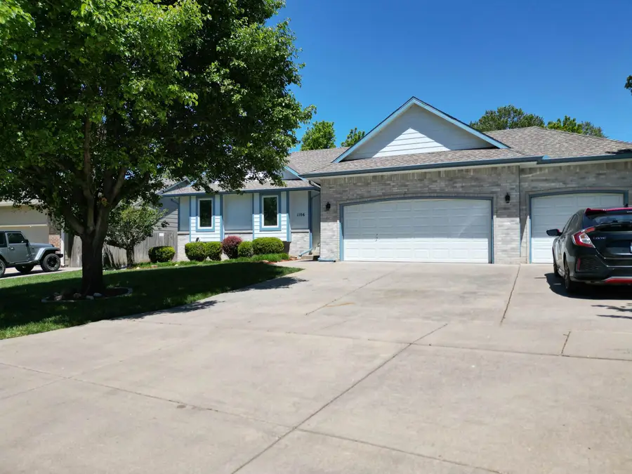 1106 E Southcrest Cir, Derby, KS 67037 - #3