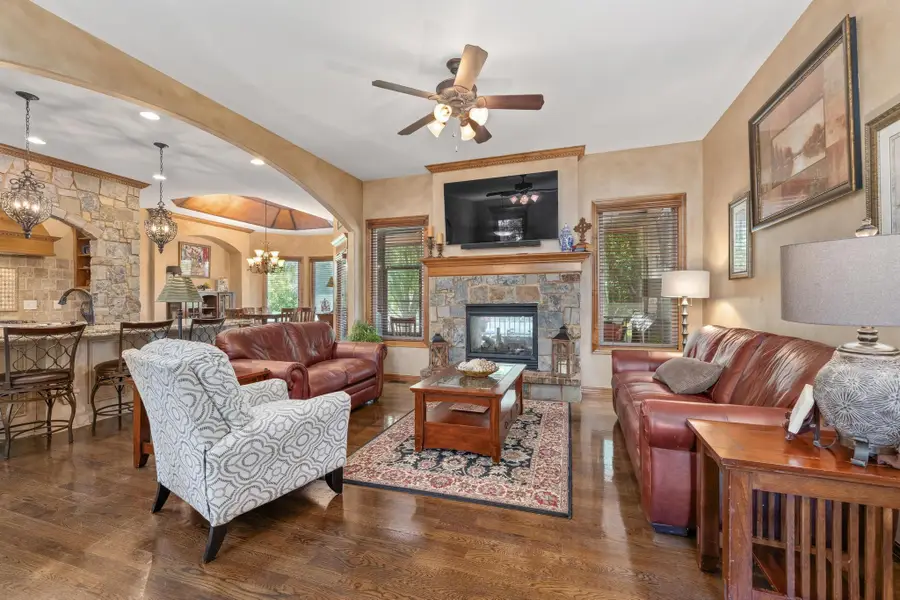 2250 N Stonegate Cir, Andover, KS 67002 - #3