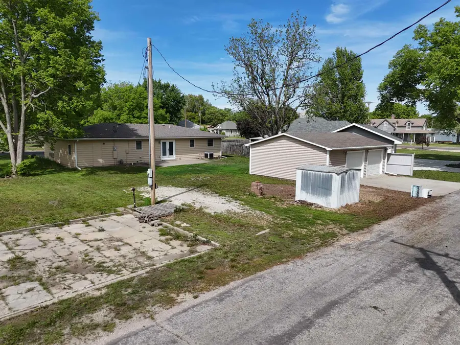512 Campbell Ave, Clyde, KS 66938 - #3